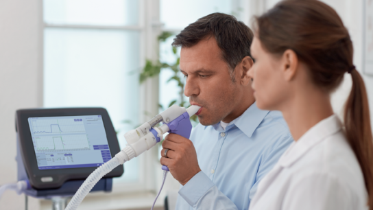 What to expect during a pulmonary function test